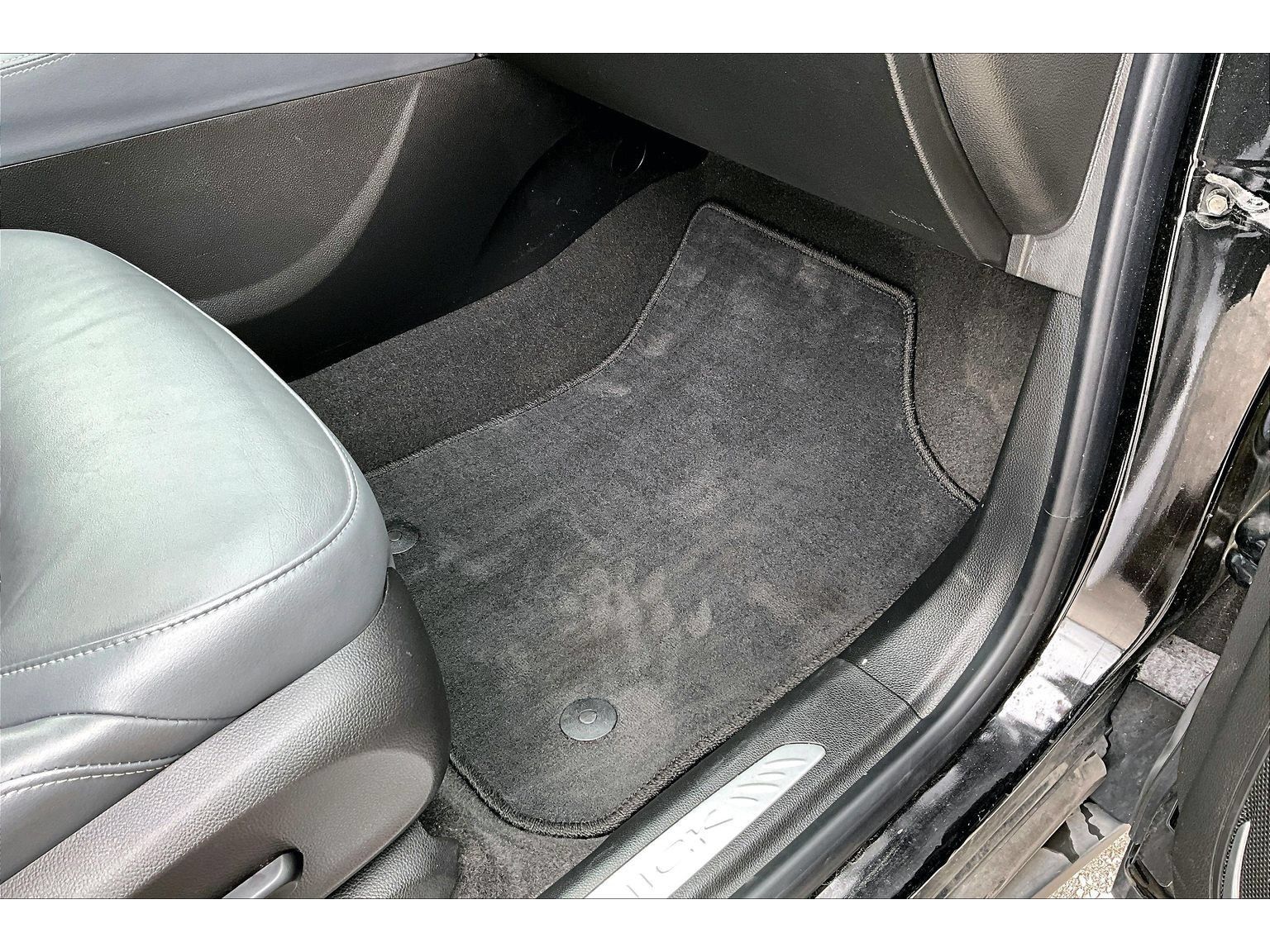Used 2020 Buick Envision Premium AWD/4WD image 44