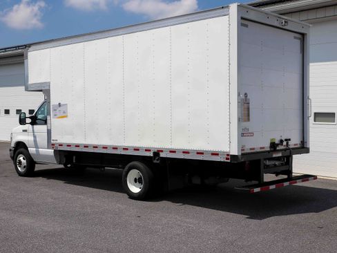 Used 2024 Ford E-450 and Econoline 450 Super Duty w/ Driver's Safety Package RWD image 5