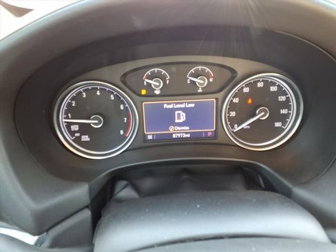 Used 2021 Buick Enclave Essence image 27