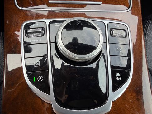 Used 2018 Mercedes-Benz GLC 300 GLC 300 4MATIC w/ Premium Package image 28