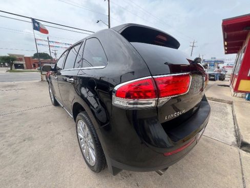 Used 2012 Lincoln MKX FWD image 7