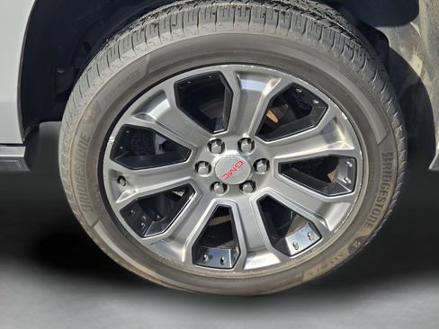 Used 2016 GMC Yukon XL Denali w/ Open Road Package AWD/4WD image 31