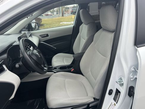 Used 2023 Toyota Corolla Cross L image 13