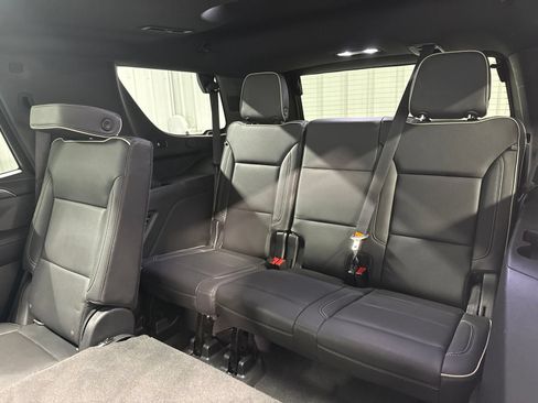 Used 2022 GMC Yukon SLT w/ SLT Premium Package AWD/4WD image 22
