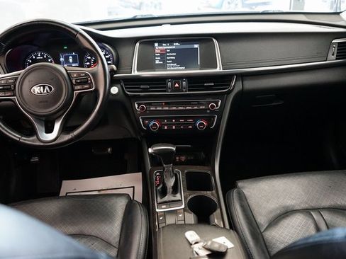 Used 2018 Kia Optima EX image 37