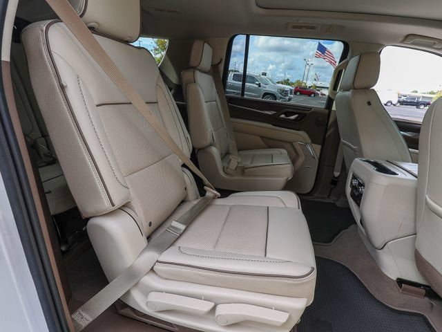 Used 2022 GMC Yukon XL Denali RWD image 26