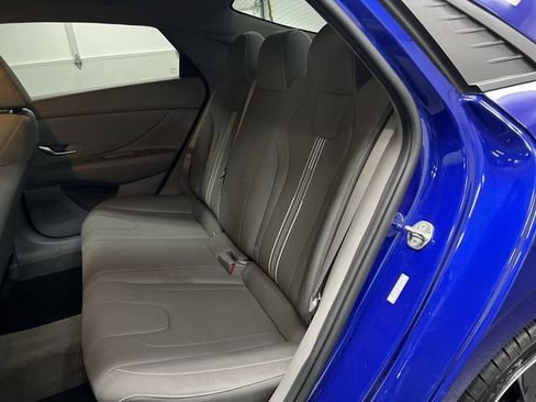 Used 2023 Hyundai Elantra SEL w/ Convenience Package FWD image 23