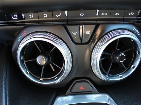 Used 2020 Chevrolet Camaro LT image 22