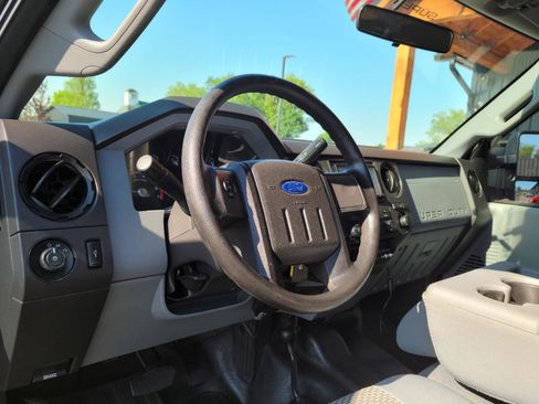 Used 2012 Ford F250 XL w/ Snow Plow Prep Pkg AWD/4WD image 9