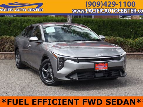 Used 2025 Kia K4 FWD image 1