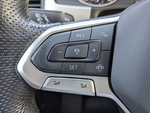 Used 2021 Volkswagen Atlas Cross Sport SE image 26