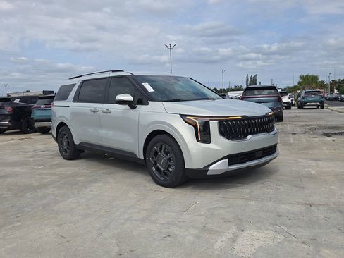 New 2026 Kia Carnival EX FWD image 2