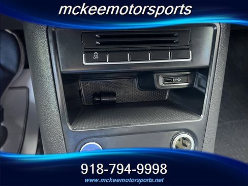 Used 2016 Volkswagen Tiguan S image 9