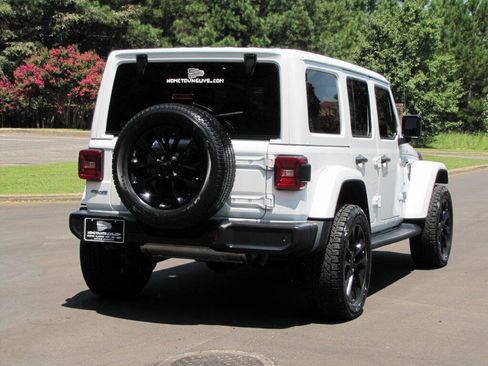 Used 2021 Jeep Wrangler Unlimited Sahara w/ Cold Weather Group image 11