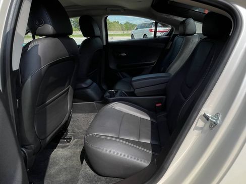 Used 2014 Chevrolet Volt Premium w/ Premium Trim Package FWD image 31