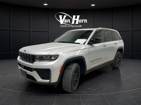 New 2026 Jeep Grand Cherokee Altitude image 7