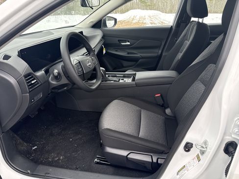 New 2026 Nissan Sentra SV image 4