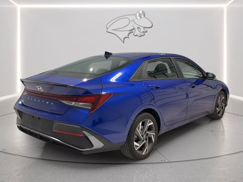 Used 2025 Hyundai Elantra Sport FWD image 5