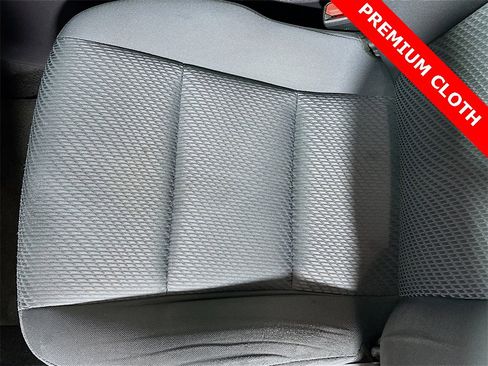 Used 2019 Toyota Highlander LE image 19