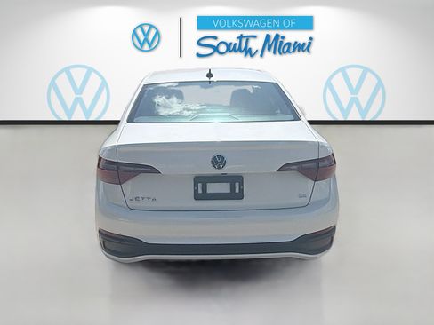 Certified 2023 Volkswagen Jetta SE FWD image 6