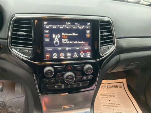 Used 2019 Jeep Grand Cherokee Altitude image 23