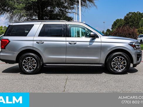 Used 2024 Ford Expedition XLT RWD image 10
