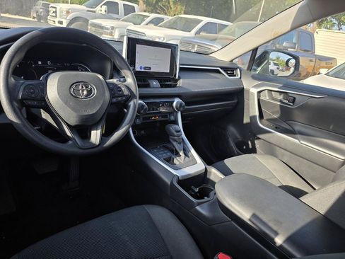 Used 2024 Toyota RAV4 LE AWD/4WD image 36