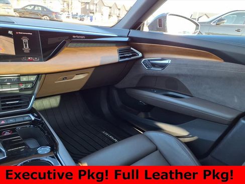 Used 2023 Audi e-tron GT Premium Plus image 18