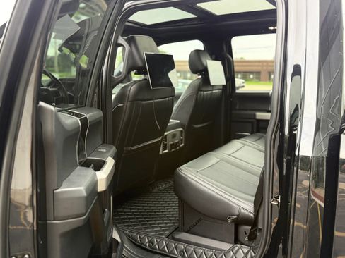Used 2022 Ford F250 Lariat w/ Lariat Ultimate Package AWD/4WD image 18
