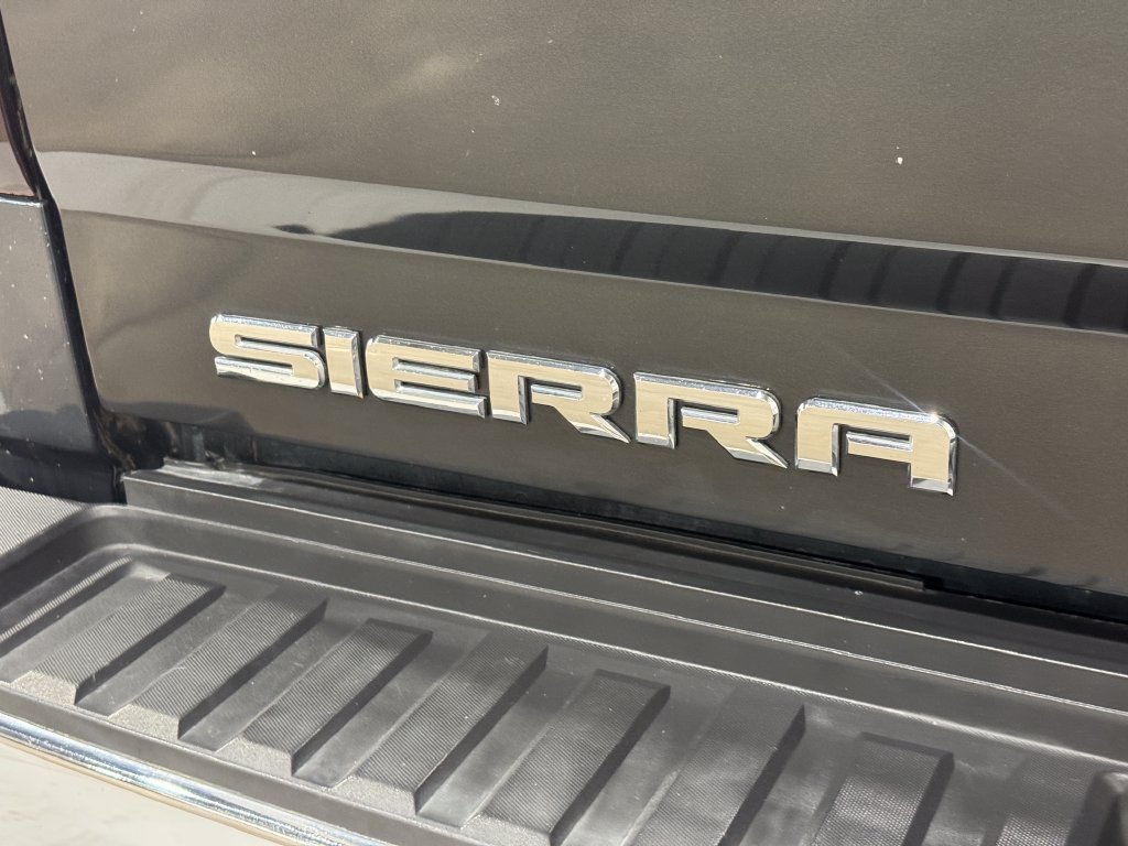 Used 2018 GMC Sierra 3500 SLE w/ SLE Preferred Package AWD/4WD image 32