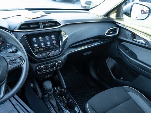 Used 2023 Chevrolet TrailBlazer LT w/ Convenience Package image 17