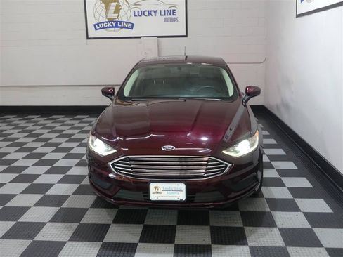 Used 2018 Ford Fusion SE w/ Fusion SE Technology Package FWD image 3