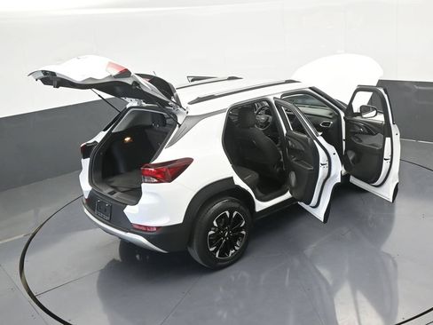 Used 2022 Chevrolet TrailBlazer LT w/ Driver Confidence Package image 33