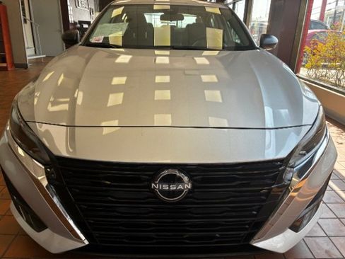 Used 2024 Nissan Altima 2.5 S image 5