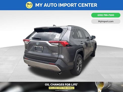 Used 2022 Toyota RAV4 Limited AWD/4WD image 5