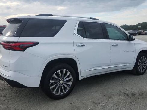 Used 2023 Chevrolet Traverse Premier image 51