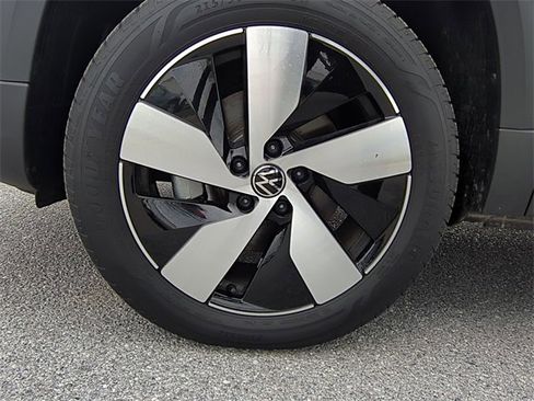 Used 2024 Volkswagen Taos S image 21