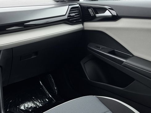 New 2025 Volkswagen Taos S image 28