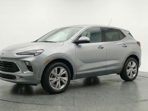 Used 2025 Buick Encore GX Preferred FWD image 3