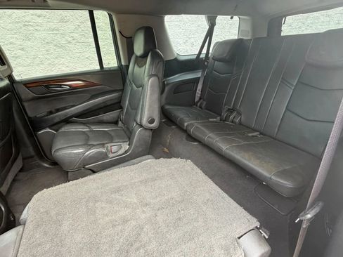Used 2016 Cadillac Escalade ESV Premium RWD image 17