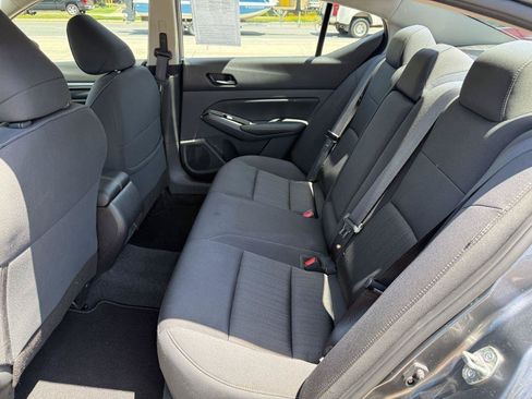 Used 2023 Nissan Altima 2.5 SV FWD image 10