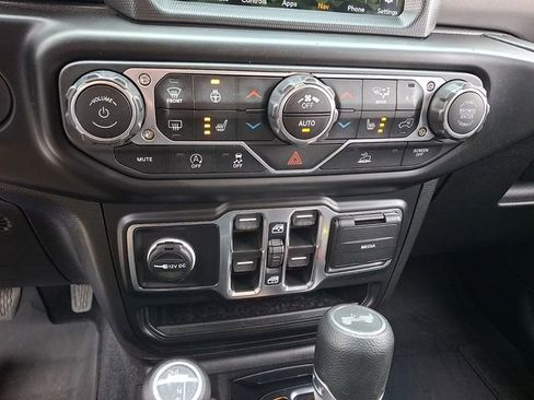 Used 2022 Jeep Wrangler Unlimited Sport AWD/4WD image 16