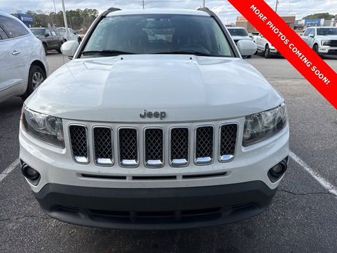 Used 2016 Jeep Compass Latitude image 1