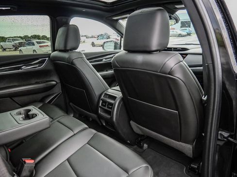 Used 2022 Cadillac XT5 Premium Luxury FWD image 23