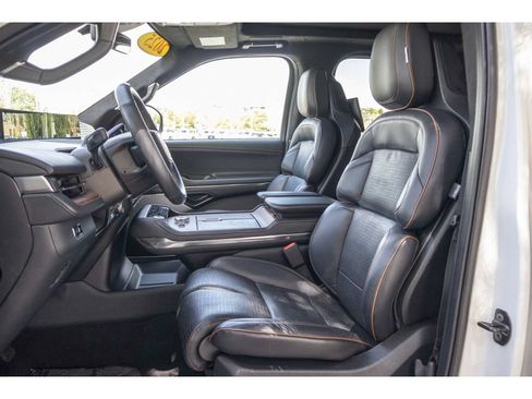 Used 2025 Lincoln Navigator Black Label AWD/4WD image 18