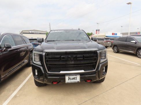 Used 2023 GMC Yukon AT4 w/ LPO, Floor Liner Package AWD/4WD image 4