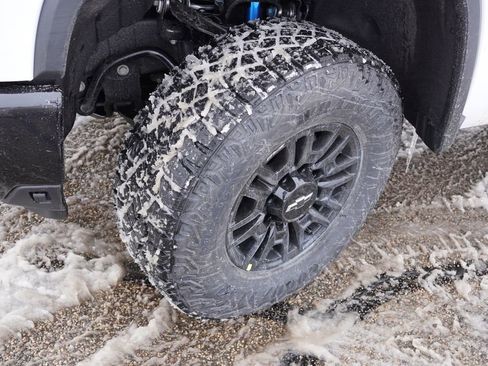 New 2026 Chevrolet Silverado 2500 ZR2 image 9