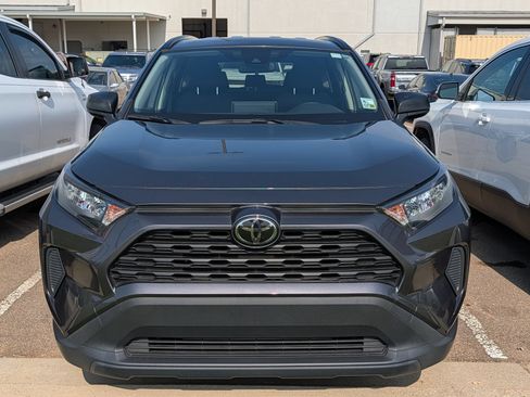 Used 2019 Toyota RAV4 LE FWD image 12