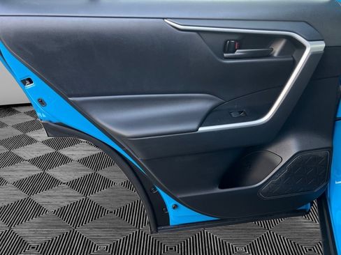 Used 2021 Toyota RAV4 LE image 20