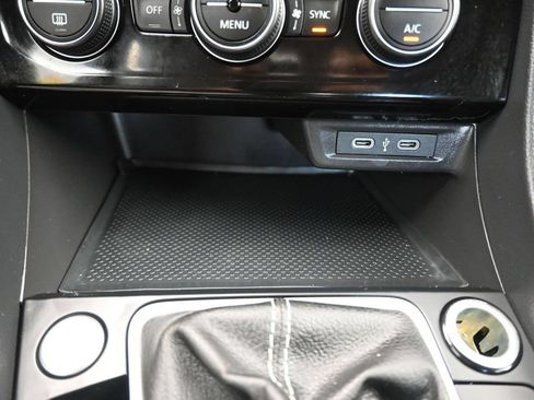 Used 2024 Volkswagen Jetta SE FWD image 20